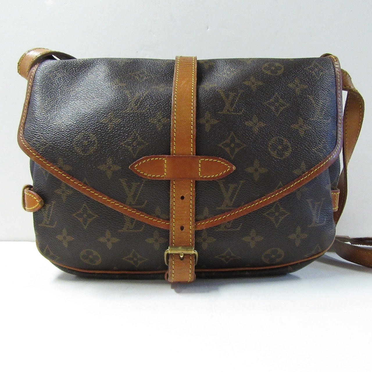 Louis Vuitton Saumur 30 Crossbody