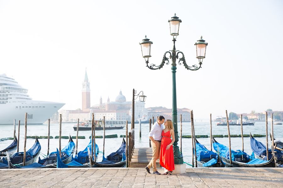 Fotógrafo de casamento Taya Kopeykina (tvkopeikina). Foto de 4 de janeiro 2019