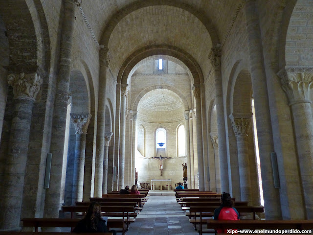 interior-san-martin-tours-fromista.JPG