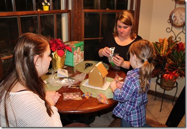 AK, Aunt Krista, & Zoey making a gingerbread house4