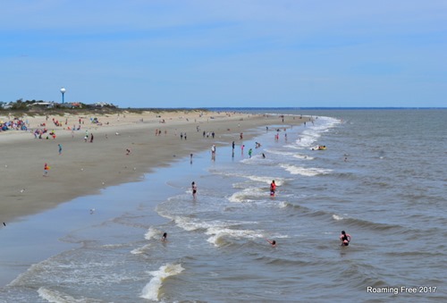 Small spring break crowd