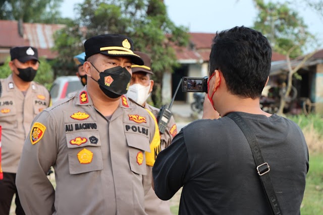 Kapolres Sergai Cek TPS desa gempolan,  harapkan Damai Saat Pemungutan Suara 