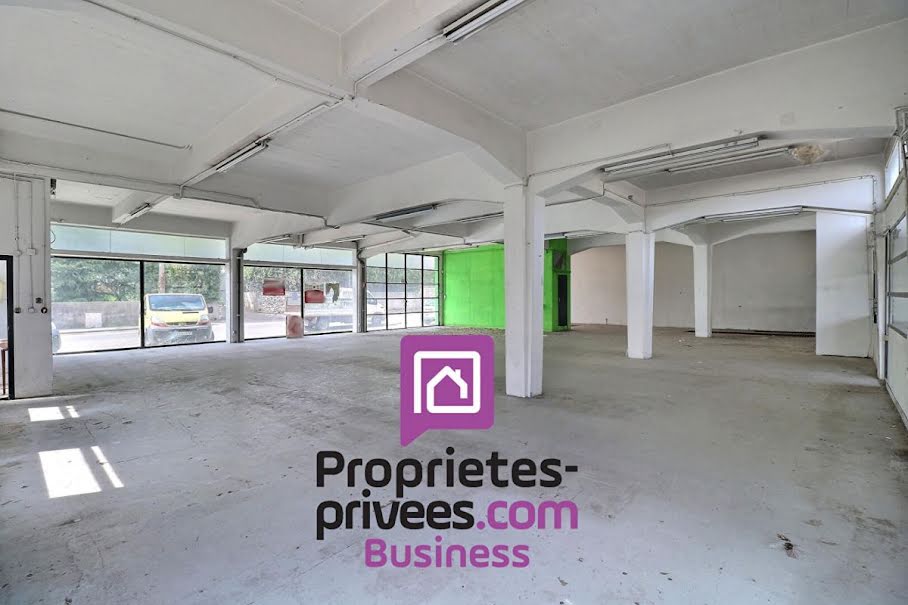 Vente locaux professionnels 15 pièces 400 m² à Ales (30100), 339 000 €