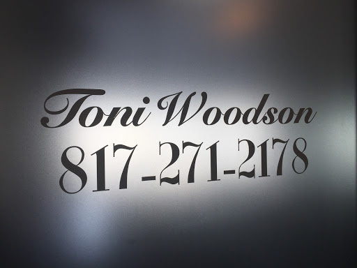 Toni Woodson @ Sola Salon Studios logo