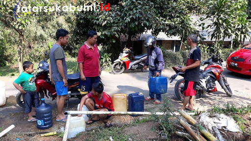 
Terancam Kekurangan Air Bersih Akibat Kemarau, Camat Cibadak Angkat Bicara
