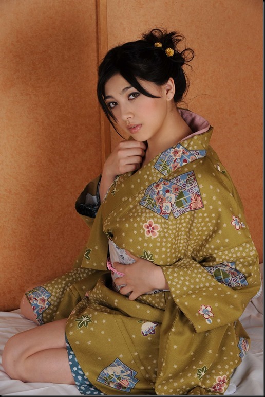 Saori Hara in Kimono_246748-0089