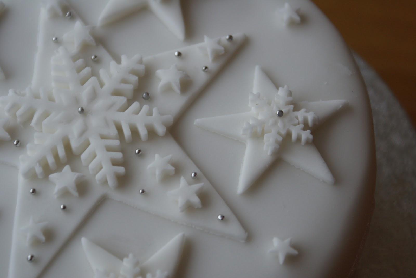 Christmas Cake Decorating