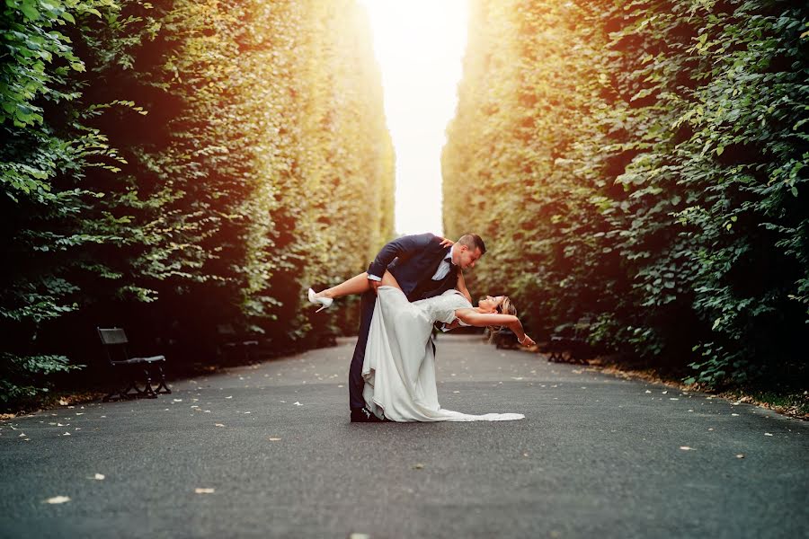 Fotografo di matrimoni Adam Kuptz (akphoto). Foto del 17 settembre 2019