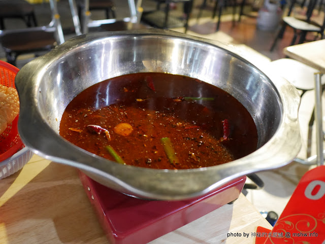 【食記】台中西屯臺灣冒椒火辣-四川正宗麻辣火鍋,麻辣燙@逢甲大學夜市-文華道會館 : 來自成都桓侯巷的傳統麻辣燙,湯頭與蘸料不錯 區域 中式 串燒 午餐 台中市 夜市小吃 宵夜 小吃 晚餐 火鍋/鍋物 西屯區 飲食/食記/吃吃喝喝 麵食類 麻辣 