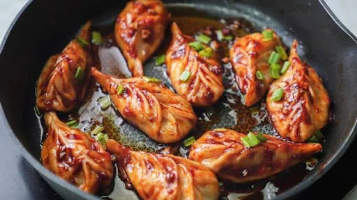 Chicken Pan Fried Momos [6 Pieces]