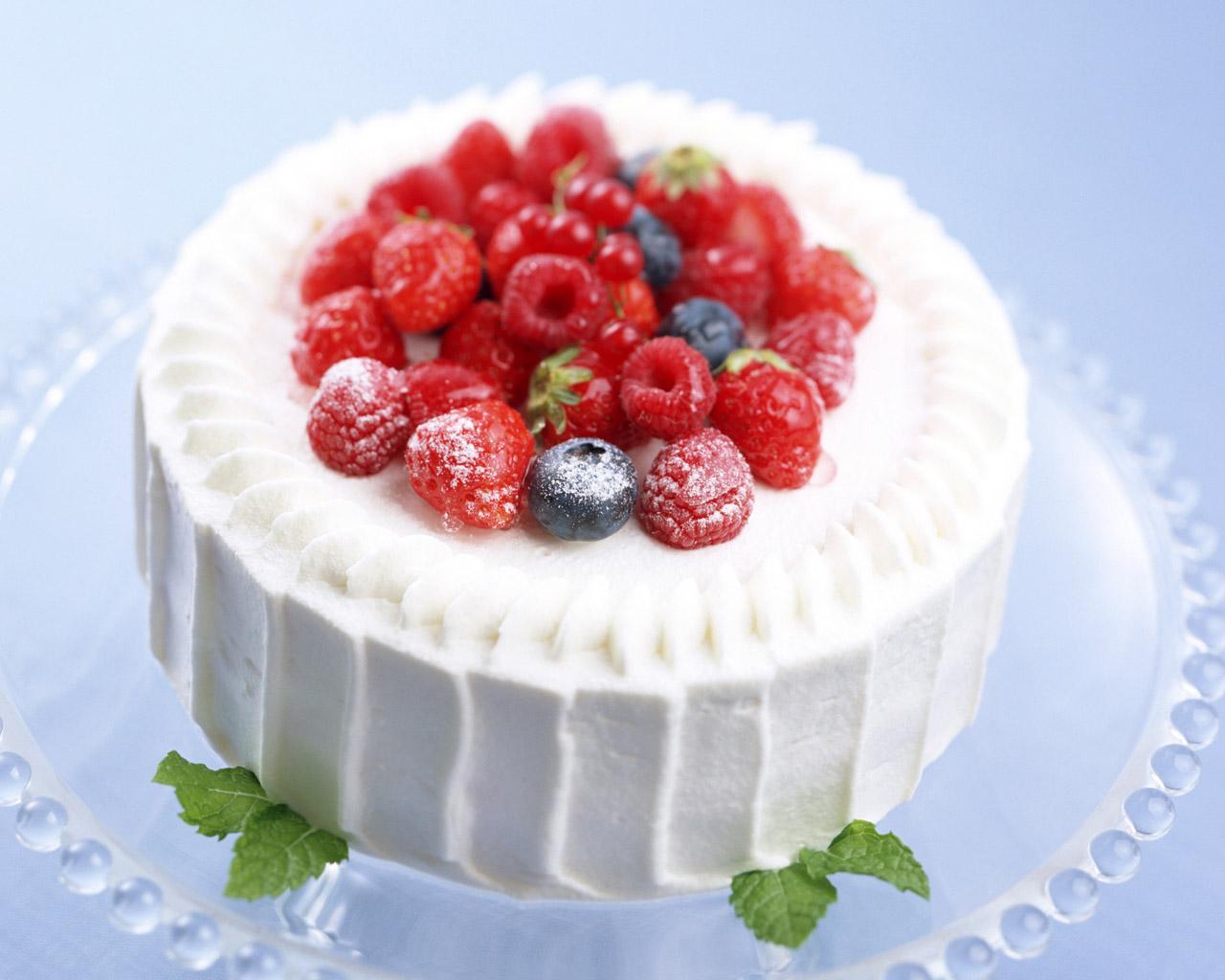 Strawberry Cake Wallpaper at