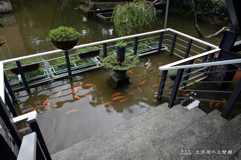 土角厝水上庭園旋轉餐廳