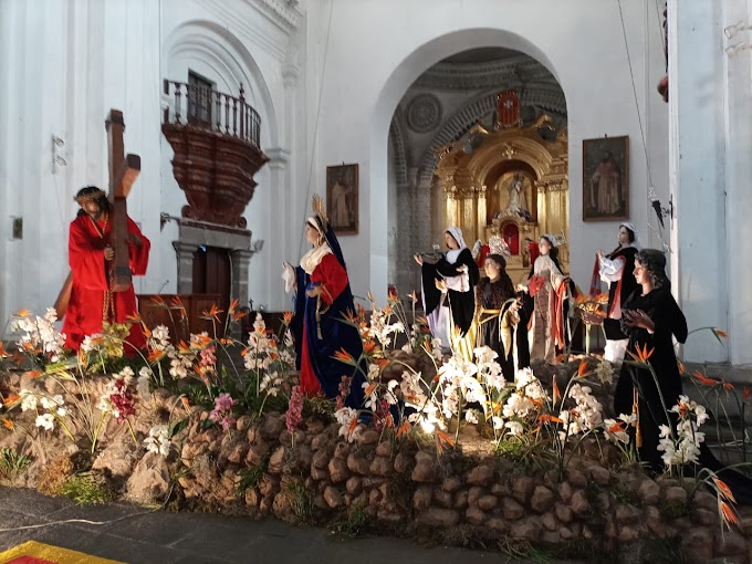 Cientos de Devotos se hacen presentes al Templo de la Merced en la Antigua Guatemala