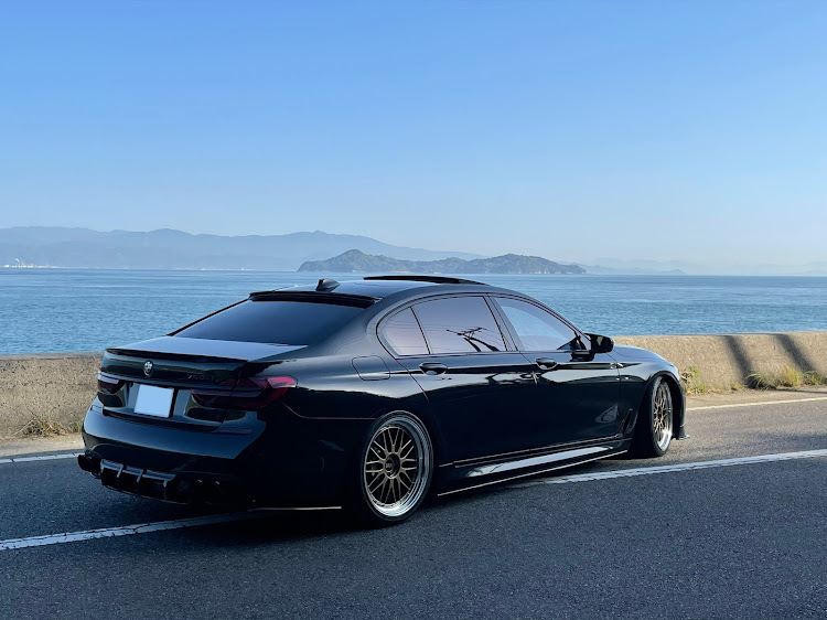 7シリーズのメルセデス・ベンツ・欧州車カスタム・BBS・BMW・BMW 7シリーズに関するカスタム事例の投稿画像2枚目