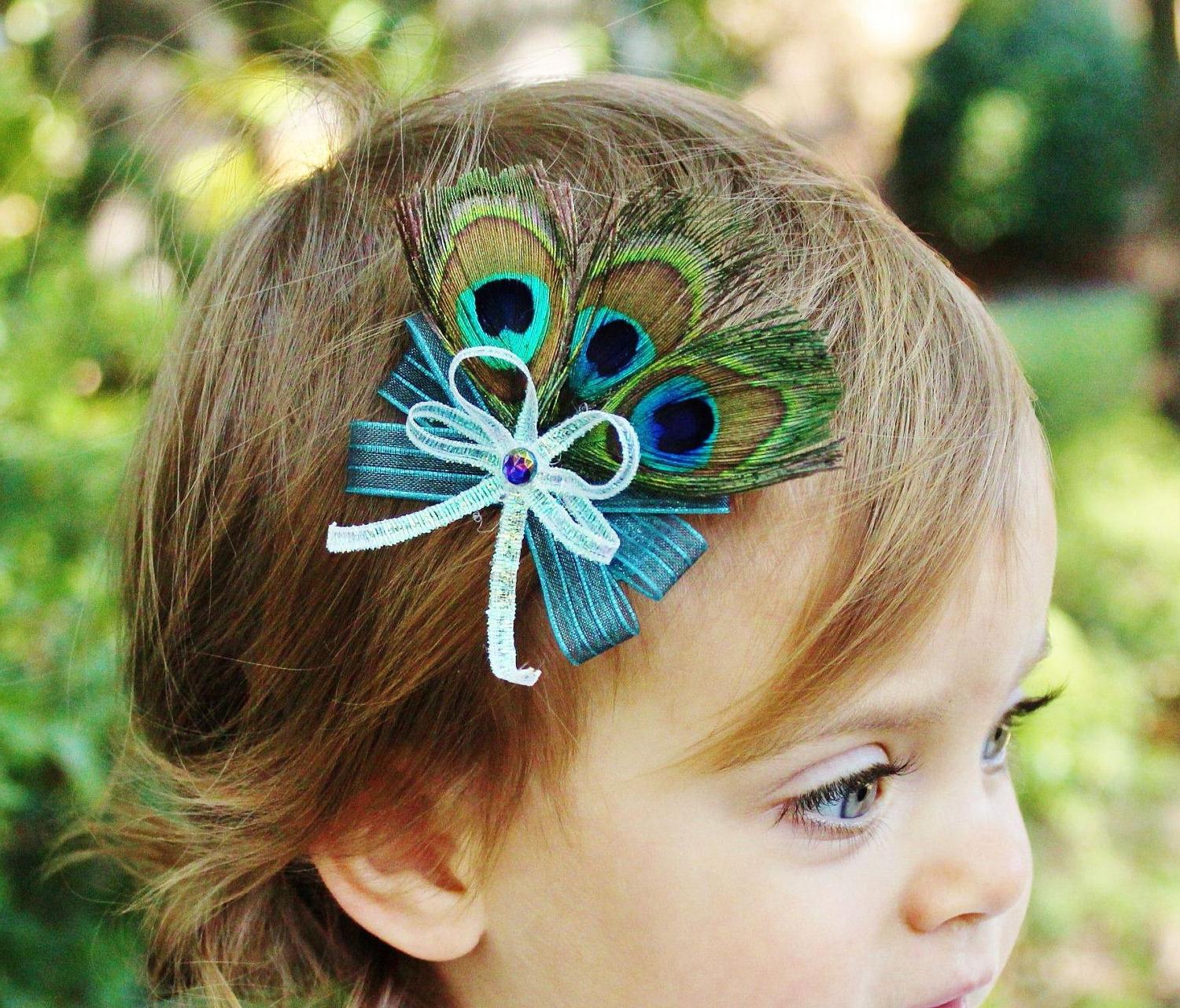 peacock feathers in weddings