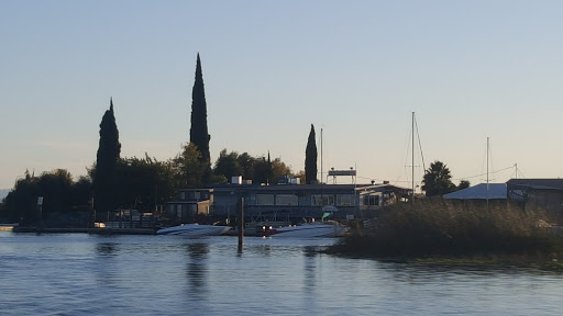 Restaurant «Rusty Porthole», reviews and photos, 3893 Willow Rd, Bethel Island, CA 94511, USA