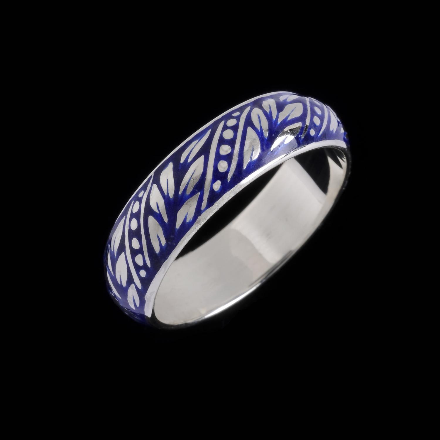 Laurel Leaf Wedding Band,