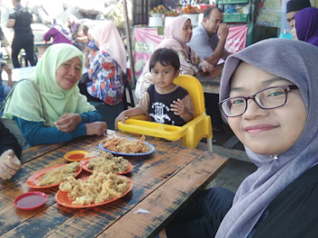 Seafood Celup Tepung Kelantan :Kedai Acu Tera Pantai Sabak 