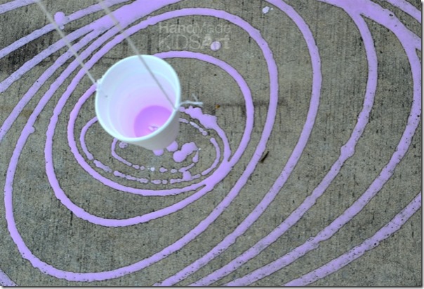 Pendulum Painting Activity for Kids - This is such a fun kids activity for kids of all ages! Would make a great famous artist lesson Pendulum Painting Activity for Kids - This is such a fun kids activity for kids of all ages! Would make a great famous artist lesson