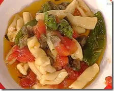 Cavatelli con friggitelli e capperi