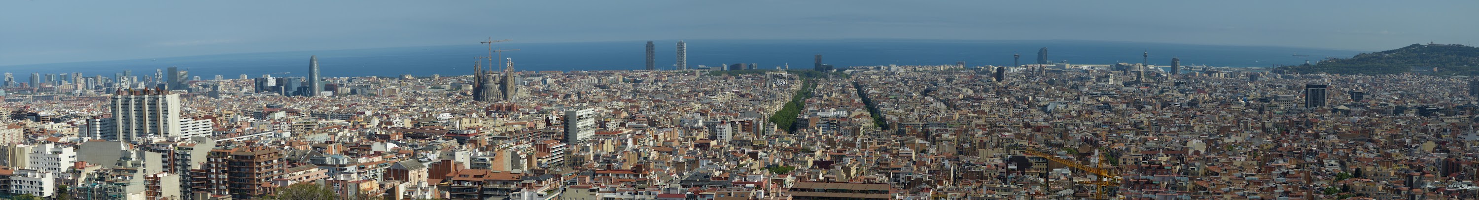 Vue sur Barcelone depuis le Parc Güell P1350252_stitch