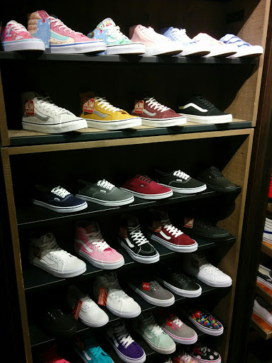 Shoe Store «Vans», reviews and photos, 2601 Preston Rd, Frisco, TX 75034, USA