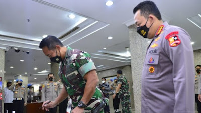 Dengan Panglima TNI, Kapolri Pastikan Sinergitas TNI-Polri Ditingkatkan