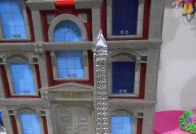 Miniatura de metal da Torre Eiffel de Paris - 21cm de altura - R$ 15,00