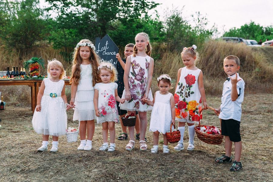 Fotografo di matrimoni Anna Sergeenko (anhenfeo). Foto del 13 aprile 2019