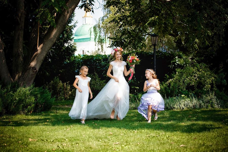 Fotógrafo de casamento Vadim Blagoveschenskiy (photoblag). Foto de 15 de setembro 2016