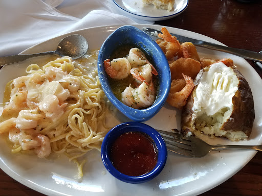 Seafood Restaurant «Red Lobster», reviews and photos, 801 Sunrise Hwy, Copiague, NY 11726, USA