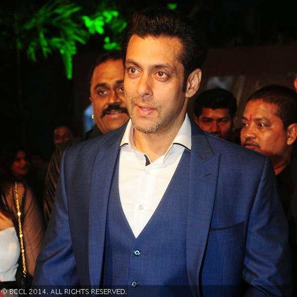 Salman Khan looks dapper as he arrives for the 59th Idea Filmfare Awards 2013, held at the Yash Raj Studios in Mumbai, on January 24, 2014.