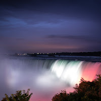 Niagara Falls by Night di 