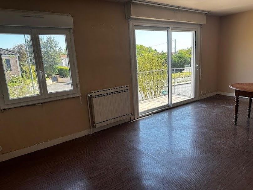 Vente maison 4 pièces 70 m² à Saint-Pierre-Montlimart (49110), 137 000 €