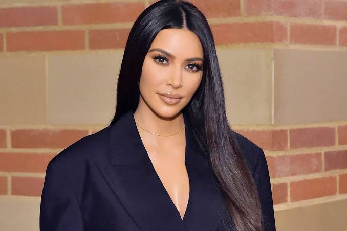 Kumekucha...Mrembo Kim Kardashian Aripotiwa Kupokea Vitisho vya Bomu na Kifo