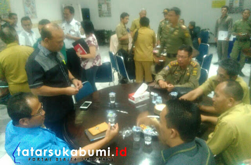 
DPRD Kabupaten Sukabumi Beri Sinyal 30 Hari Kepada PT Aqua Golden Mississippi 
