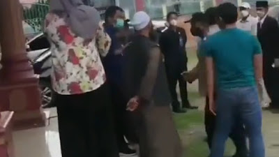 Demi Harta Warisan, Seorang Anak Tega Gugat dan Usir Ibu dan Adiknya