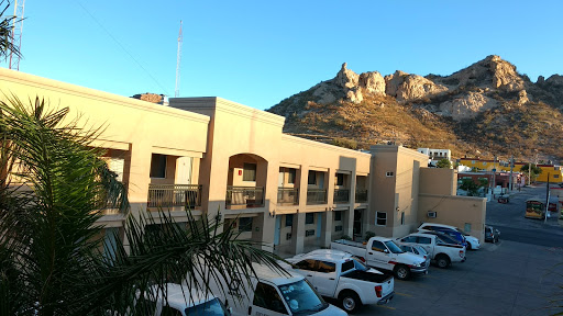 Hotel Del Sol, García López 995, Leonardo Rodríguez Alcaine, 85440 Heroica Guaymas, Son., México, Alojamiento en interiores | SON