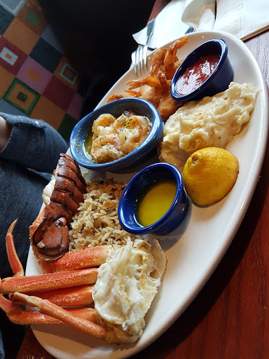 Seafood Restaurant «Red Lobster», reviews and photos, 6535 S Westnedge Ave, Portage, MI 49081, USA