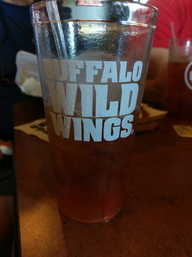 Chicken Wings Restaurant «Buffalo Wild Wings», reviews and photos, 2505 Caufield Dr, Gardendale, AL 35071, USA