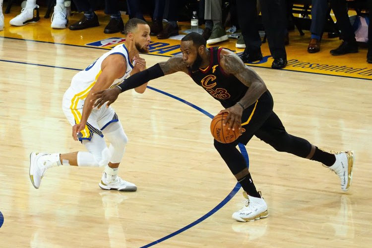 Les Warriors impressionnent LeBron James