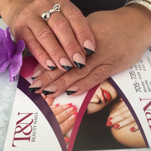 T & N BEAUTY NAILS logo