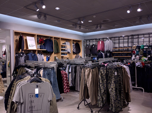 Clothing Store «H&M», reviews and photos, 601 Donald Lynch Blvd, Marlborough, MA 01752, USA