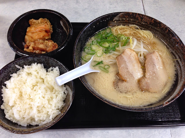 ランチメニューのラーメンセット