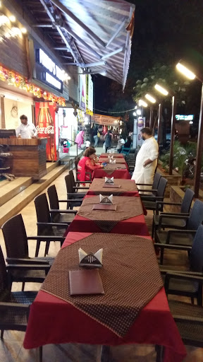 Friends Treat Restaurant, Wai-Panchgani Rd, Bhim Nagar, Panchgani, Maharashtra 412805, India, Vegetarian_Restaurant, state MH