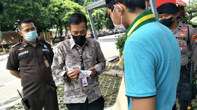 Aksi Damai Unjuk Rasa PW Serikat Mahasiswa Muslimin Indonesia di Depan Gedung KPK, Minta KPK Tangkap Gubernur Kepri 
