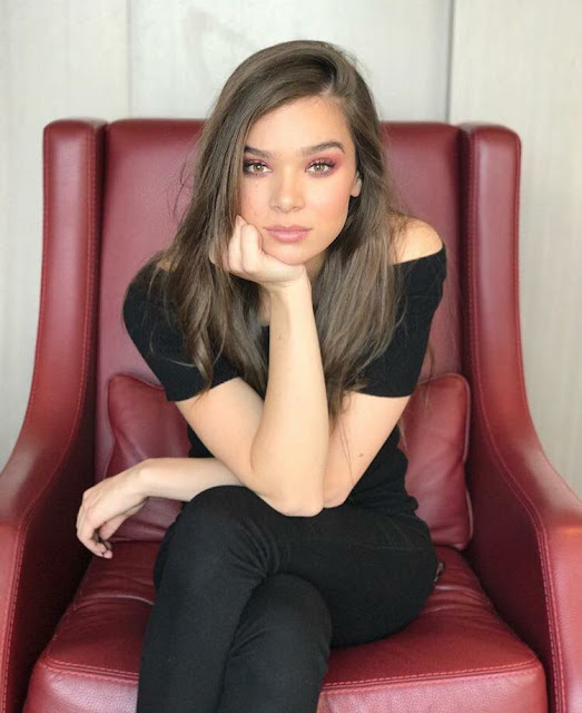 Hailee Steinfeld Awesome Profile Pics