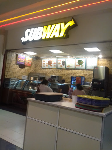 Subway, Plaza Sendero Toluca, Miguel Alemán Aeropuerto 55, Parque industrial Lerma, Parque Industrial Lerma Toluca, 52000 Toluca de Lerdo, Méx., México, Restaurante especializado en sándwich submarino | EDOMEX