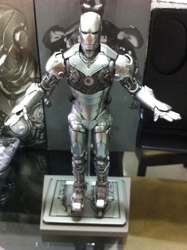 [Hot Toys] MMS150 - Iron Man 2: 1/6th scale Mark II (Armor Unleashed Version)  - Página 8 IMG_1395