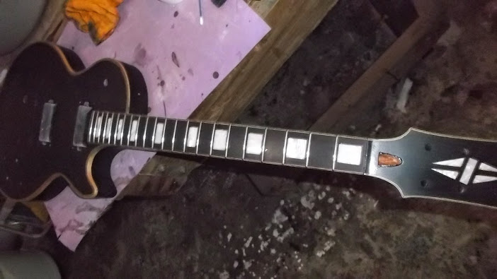 Construção inspirada Les Paul Custom, meu 1º projeto com braço colado (finalizado e com áudio) - Página 5 DSCF1576